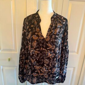 Evereve dark floral long sleeve blouse size small